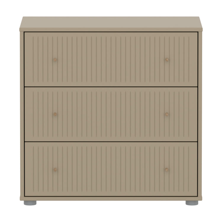 FLEXA. Συρταριέρα Saga με 3 συρτάρια και όψεις Grooves. Μπεζ/ δρυς πόμολα.