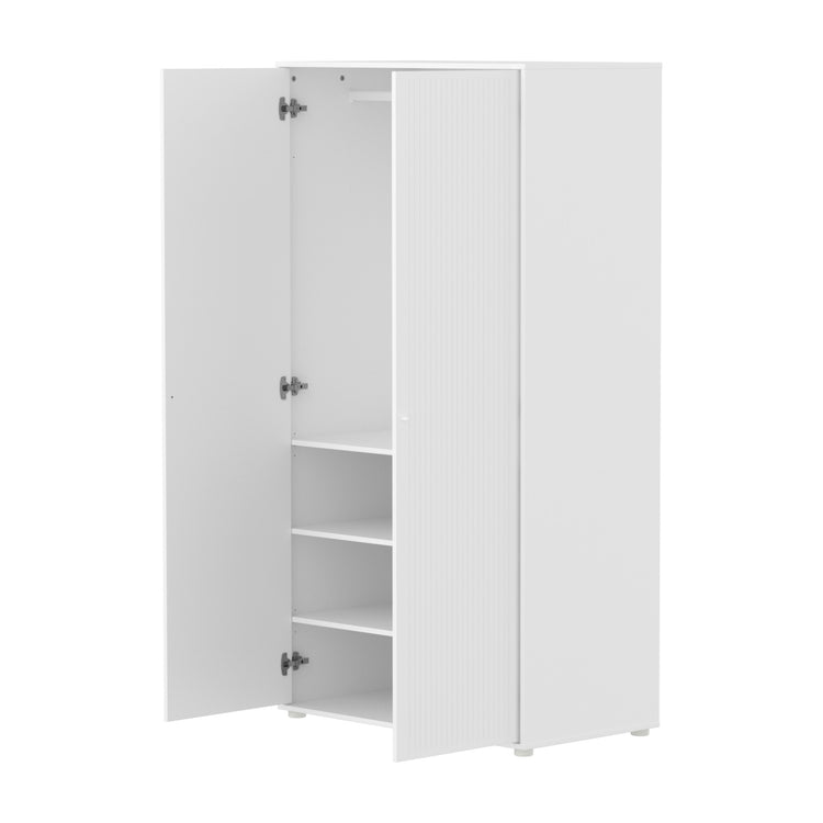 FLEXA. Ντουλάπα Saga με όψεις Grooves. Λευκό/ δρυς πόμολα/ δρυς πόδια