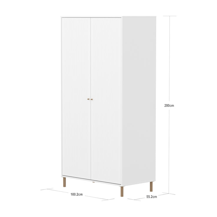 FLEXA. Ντουλάπα Saga με όψεις Grooves. Λευκό/ δρυς πόμολα/ δρυς πόδια