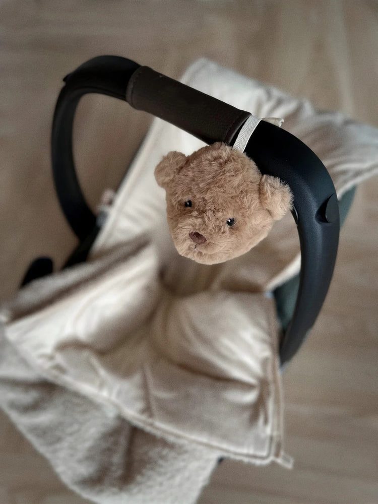 FLOW. Υφασμάτινο αρκουδάκι Lou με λευκούς ήχους για καρότσι (καφέ)