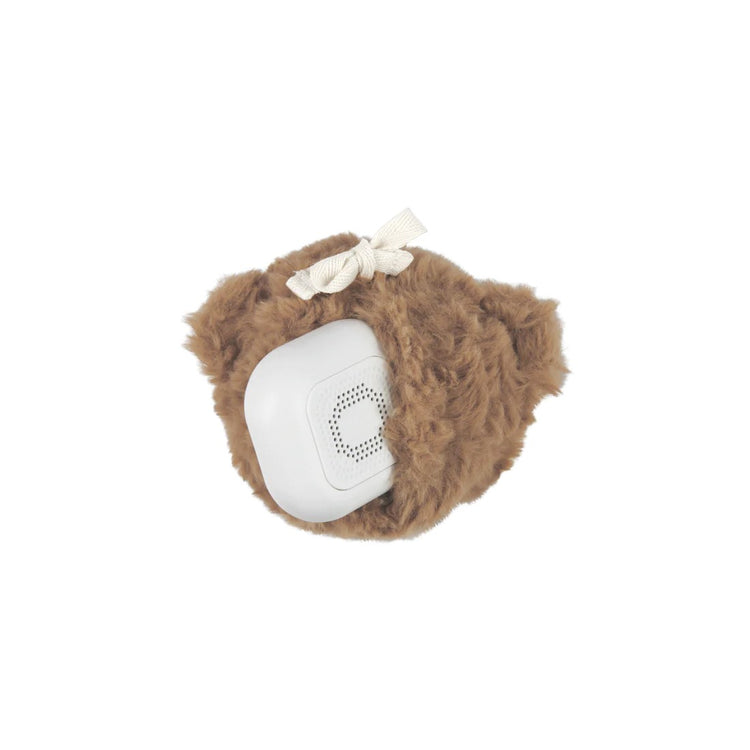 FLOW. Υφασμάτινο αρκουδάκι Lou με λευκούς ήχους για καρότσι (καφέ)