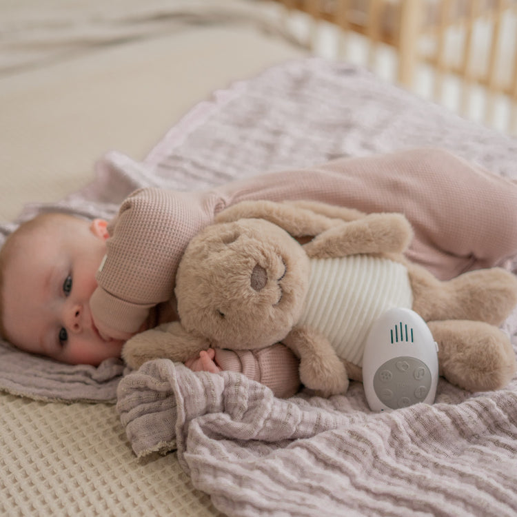 FLOW. Υφασμάτινο λαγουδάκι Milo με λευκούς ήχους & μουσική - επαναφορτιζόμενο (καφέ)