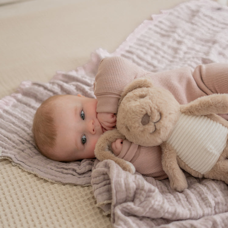 FLOW. Υφασμάτινο λαγουδάκι Milo με λευκούς ήχους & μουσική - επαναφορτιζόμενο (καφέ)