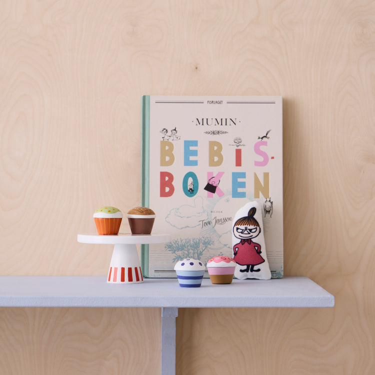 KIDS CONCEPT. Ξύλινος δίσκος με 4 κεκάκια MOOMIN