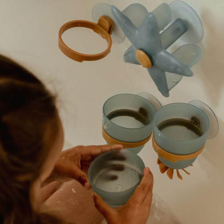 LITTLE DUTCH. Παιχνίδι μπάνιου με κυπελάκια και αστερία