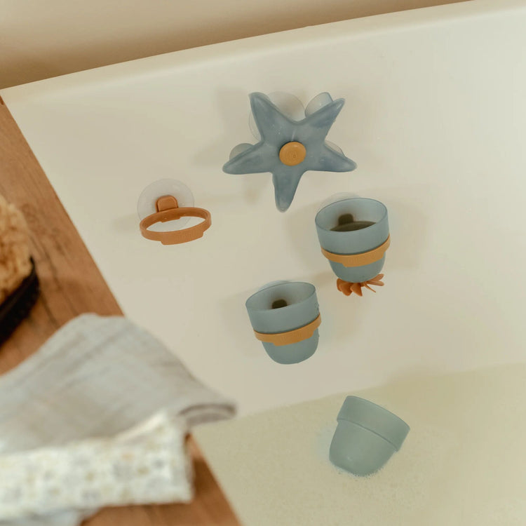 LITTLE DUTCH. Παιχνίδι μπάνιου με κυπελάκια και αστερία