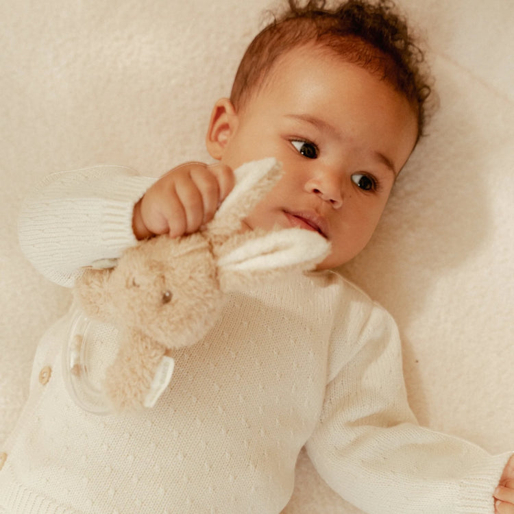 LITTLE DUTCH. Υφασμάτινη κουδουνίστρα κουνελάκι με κρίκο Newborn Naturals GRS