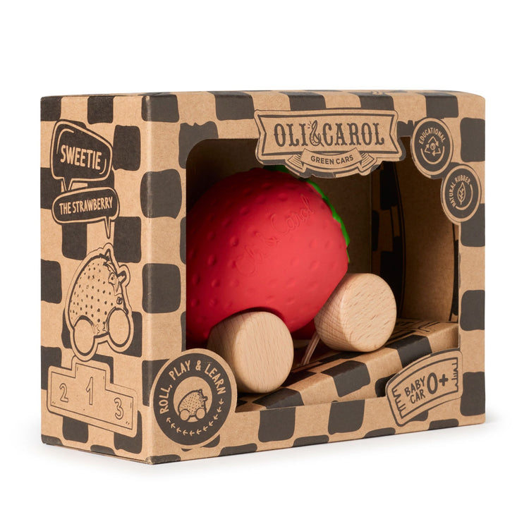 OLI&CAROL. Μασητικό αυτοκινητάκι από φυσικό καουτσούκ με ξύλινες ρόδες Φράουλα