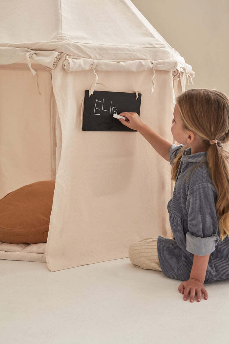 KIDS CONCEPT. Σετ παιχνιδιού ρόλων για σπιτάκι Montessori KID'S HUB