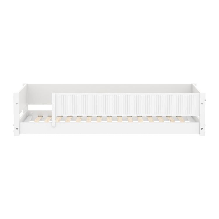 Flexa. Κρεβάτι με γύρω προστατευτικά White Montessori Grooves