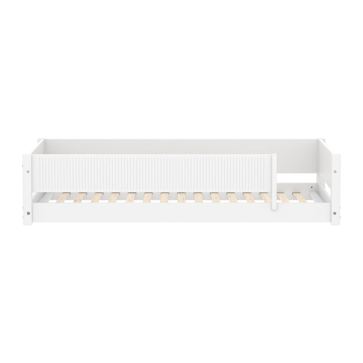 Flexa. Κρεβάτι με γύρω προστατευτικά White Montessori Grooves