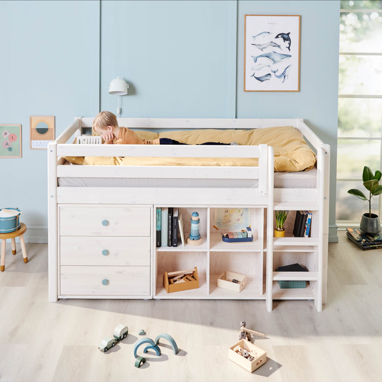 Flexa. Classic chest with 3 drawers and light teal knobs  - White washed