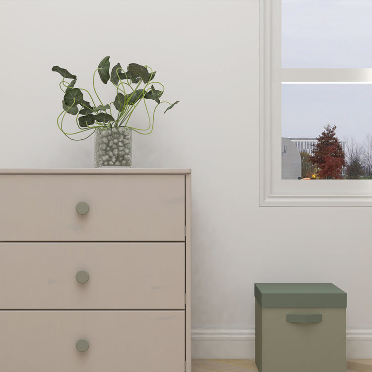 Flexa. Classic chest with 3 drawers and natural green knobs  - Grey washed
