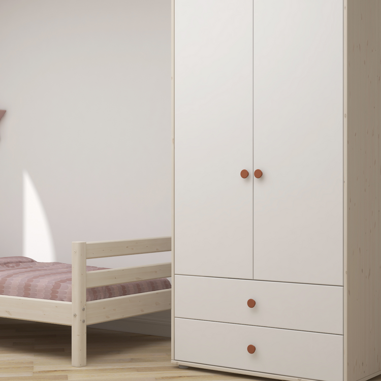 Flexa. Classic wardrobe with extra high and blush knobs - White washed