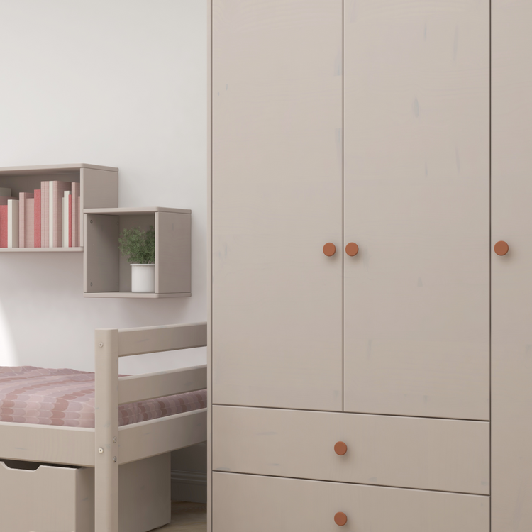 Flexa. Classic wardrobe with extra high and blush knobs - Grey washed