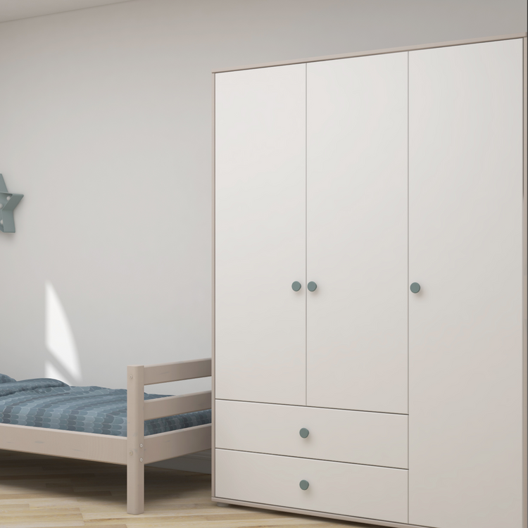 Flexa. Classic wardrobe with extra high and light teal knobs - Grey washed