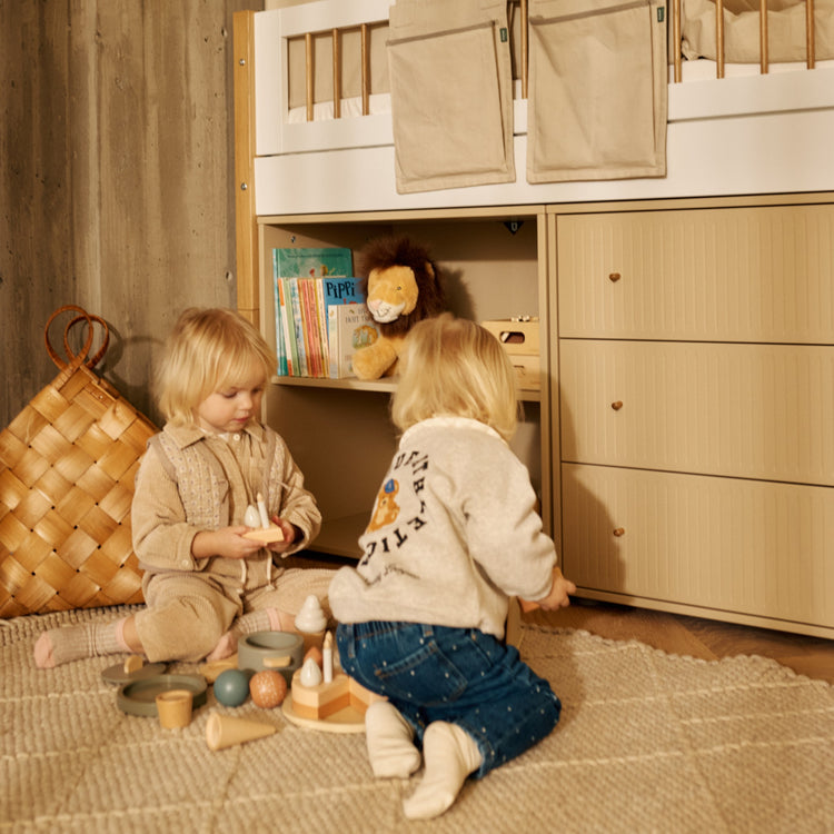 FLEXA. Saga Shelf unit with 1 shelf. Oat