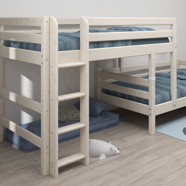 Flexa. Classic semi-high bed with single Classic bed and straight ladder - 210cm - White washed