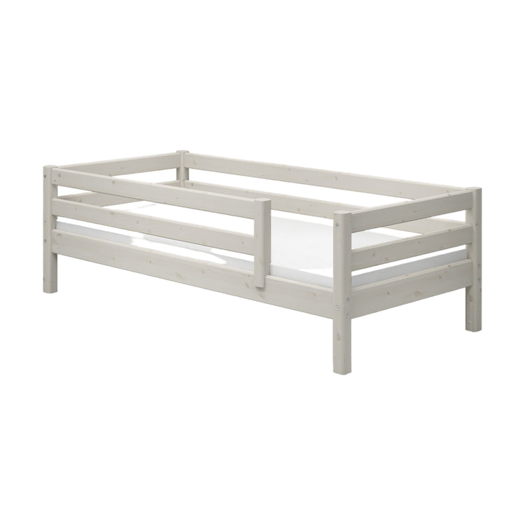 Flexa. Classic bed with 3/4 safety rail - 210cm - White washed