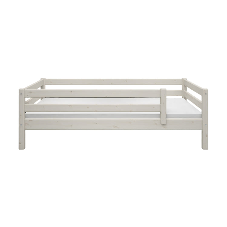 Flexa. Classic bed with 3/4 safety rail - 210cm - White washed