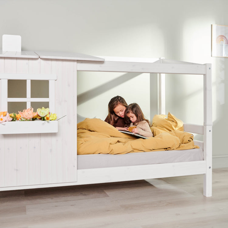 Flexa. Classic bed with 1/2 house - 210cm - White washed