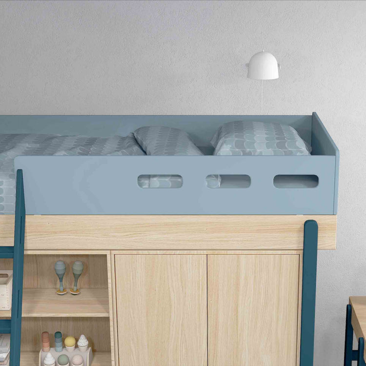 Flexa. Κρεβάτι ψηλό Popsicle με κεκλιμένη σκάλα και αποθήκευση - Δρυς /αποχρώσεις μπλε