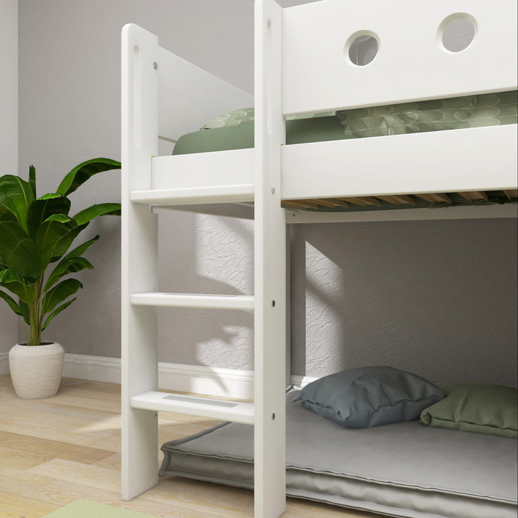 Flexa. Κρεβάτι μεσαίου ύψος White με κάθετη σκάλα και σπιτάκι - 210εκ - Λευκό/ φυσικό