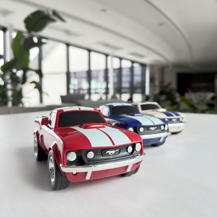 Baghera. Αγωνιστικό αυτοκίνητο Ford Mustang (κόκκινο)