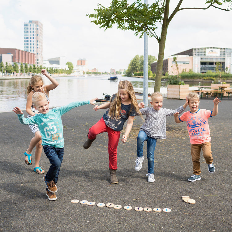 BS TOYS. Επιτραπέζιο παιχνίδι Moves