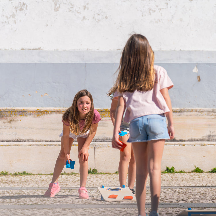 BS TOYS. Ξύλινο παιχνίδι στόχου εξωτερικού χώρου Corn Hole
