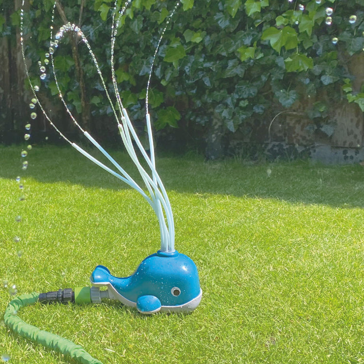 BS TOYS. Water Spraying Whale