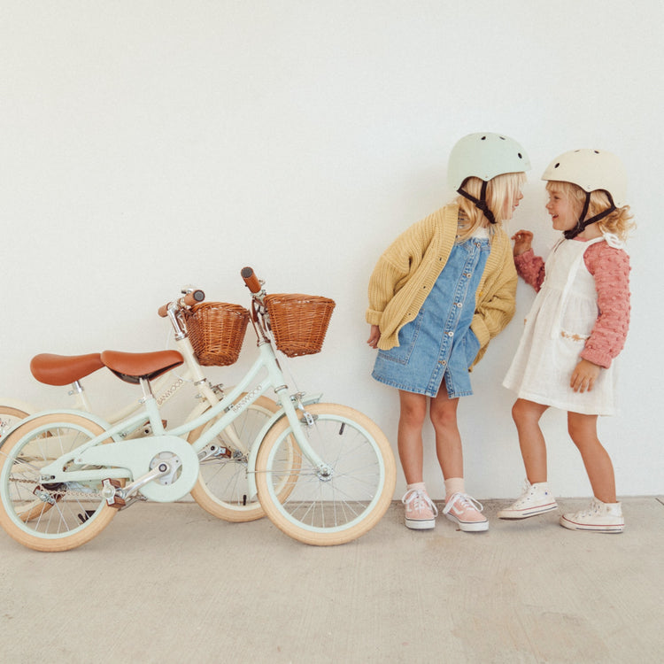BANWOOD. Classic bicycle Cream