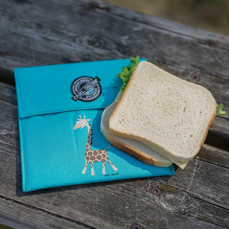 CARL OSCAR. Pack n' Snack™ Sandwich Bag Giraffe - Turquoise