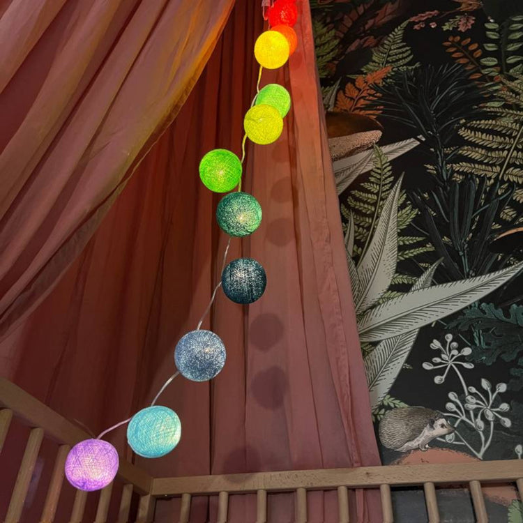 LA CASE DE COUSIN PAUL. String lights 16 balls Rainbow