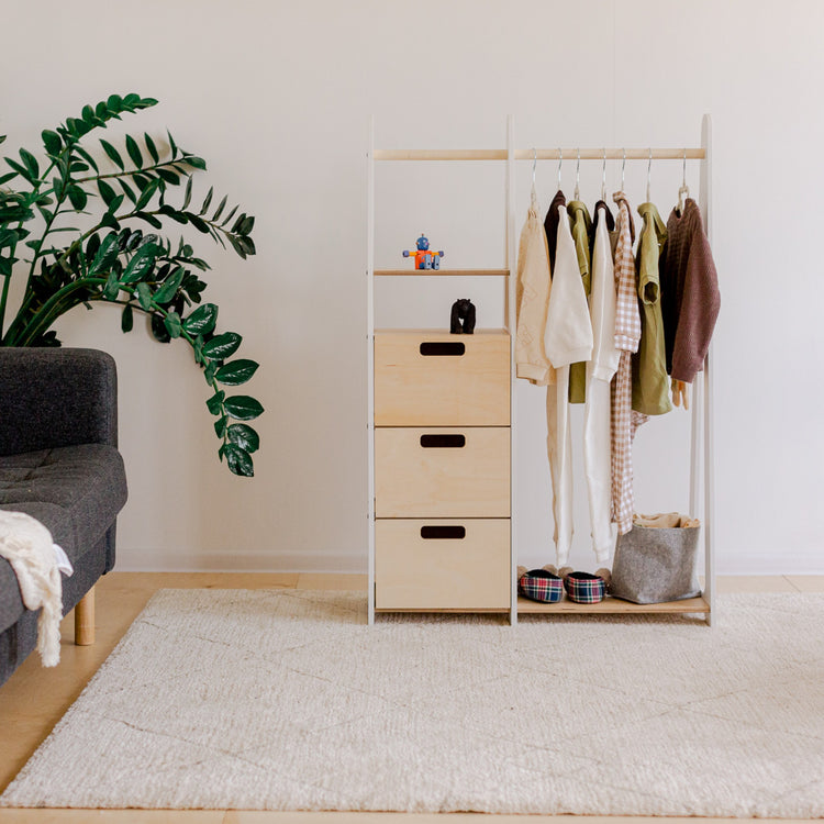 Duck Woodworks. Κρεμάστρα ρούχων με συρτάρια και ορθογώνια χερούλια - λευκό