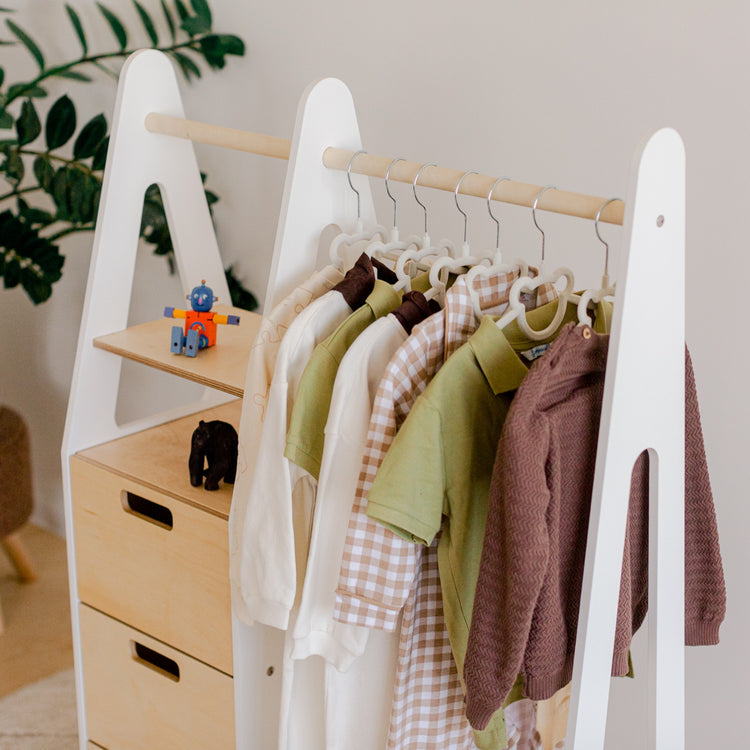 Duck Woodworks. Κρεμάστρα ρούχων με συρτάρια και ορθογώνια χερούλια - λευκό