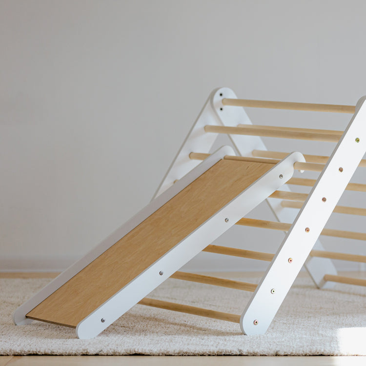 Duck Woodworks. Climbing triangle floor set with slide white