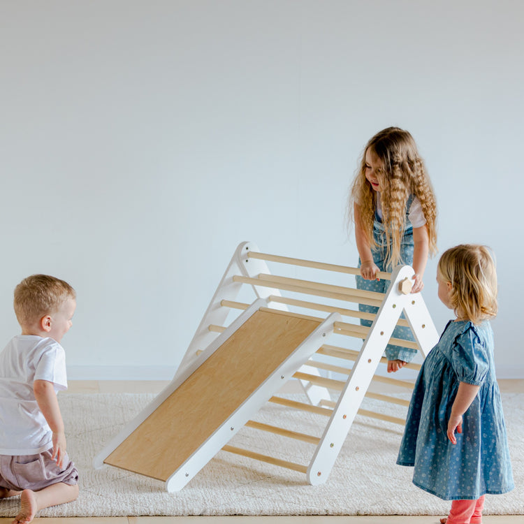 Duck Woodworks. Climbing triangle floor set with slide white