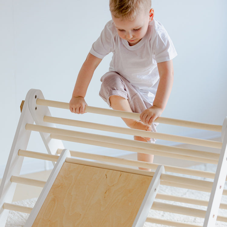 Duck Woodworks. Climbing triangle floor set with slide white