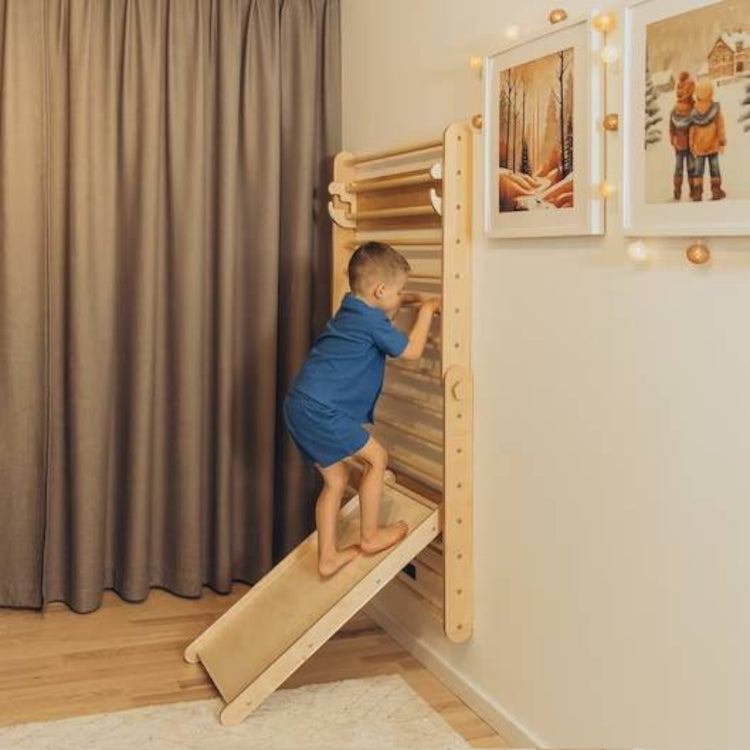 Duck Woodworks. Climbing triangle wall set with slide - natural