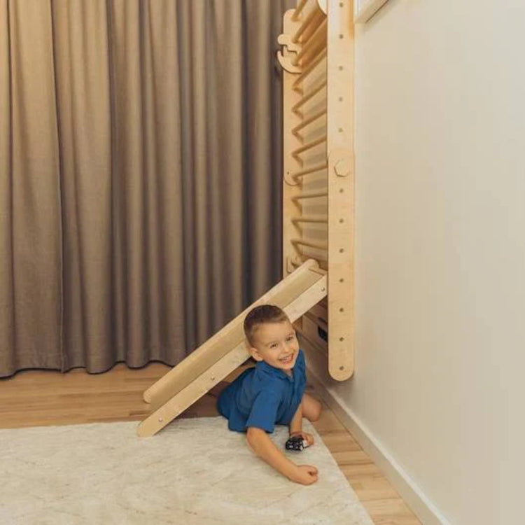 Duck Woodworks. Climbing triangle wall set with slide - natural