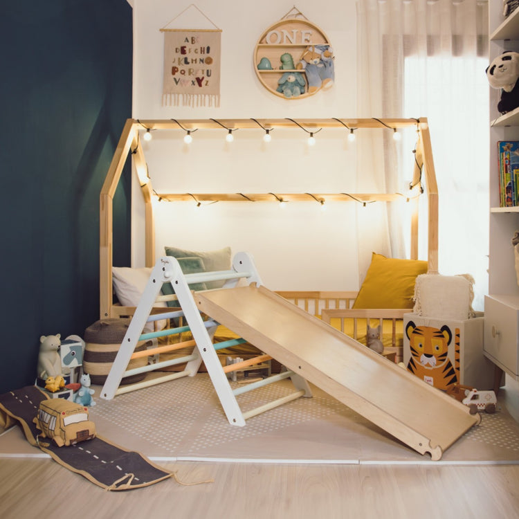 FAMILY NATION. Τρίγωνο αναρρίχησης Montessori Pikler - Rainbow