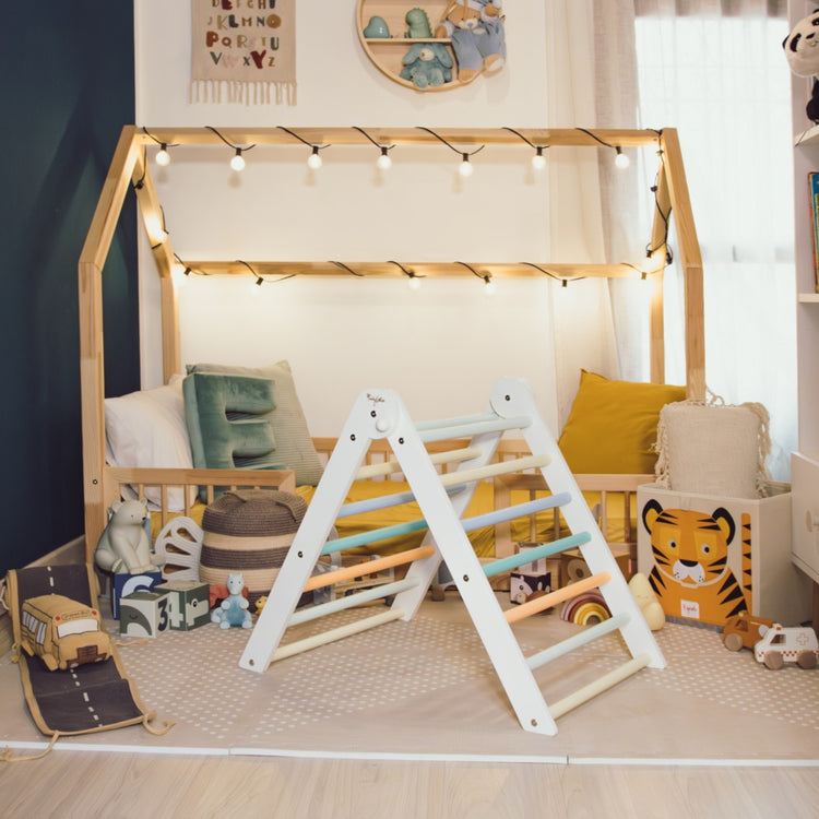 FAMILY NATION. Τρίγωνο αναρρίχησης Montessori Pikler - Rainbow