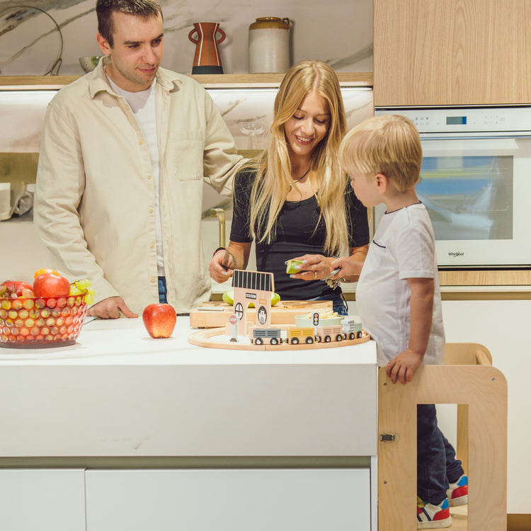 FAMILY NATION. Montessori Learning Tower 2 in 1 - Natural