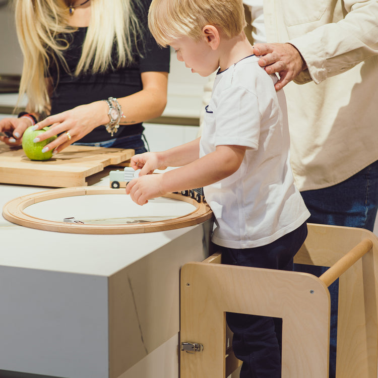 FAMILY NATION. Montessori Learning Tower 2 in 1 - Natural