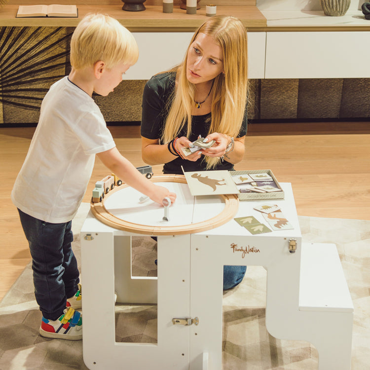 FAMILY NATION. Montessori Learning Tower 2 in 1 - White
