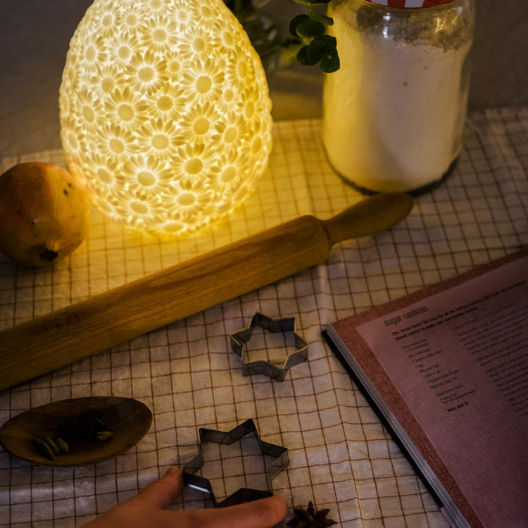 GOODNIGHT. The Daisy Lamp Ivory Ivory