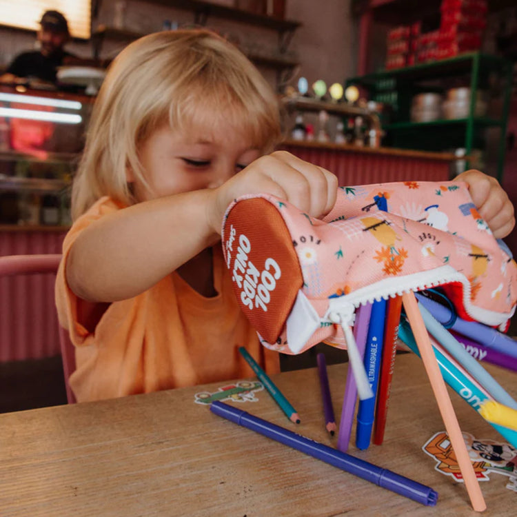 HELLO HOSSY. Flore Pencil Case