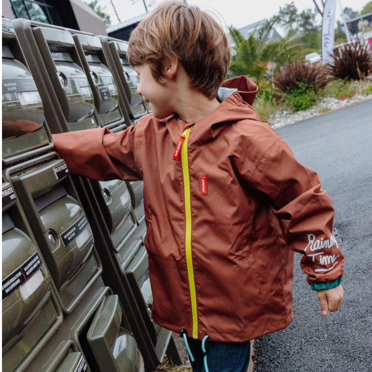 HELLO HOSSY. Raincoat Peanut