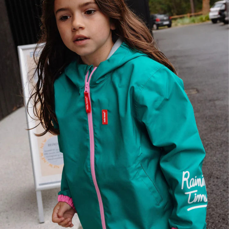 HELLO HOSSY. Raincoat Ali